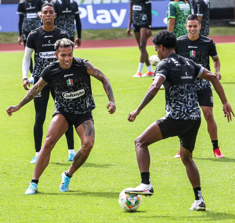 El Once Caldas trabajó hoy en el Palogrande para su partido del lunes con Patriotas. El Once Caldas trabajó hoy en el Palogrande para su partido del lunes con Patriotas.