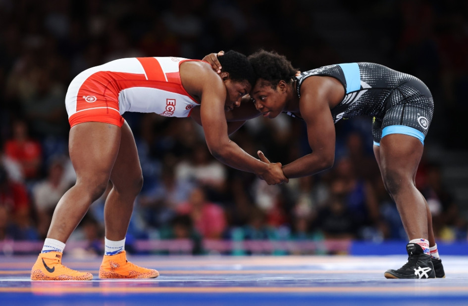 Tatiana Rentería (d) es la segunda deportista que gana medalla en lucha en unos Juegos Olímpicos para Colombia. La primera fue Jackeline Rentería. Tatiana Rentería es la segunda deportista que gana medalla en lucha en unos Juegos Olímpicos para Colombia