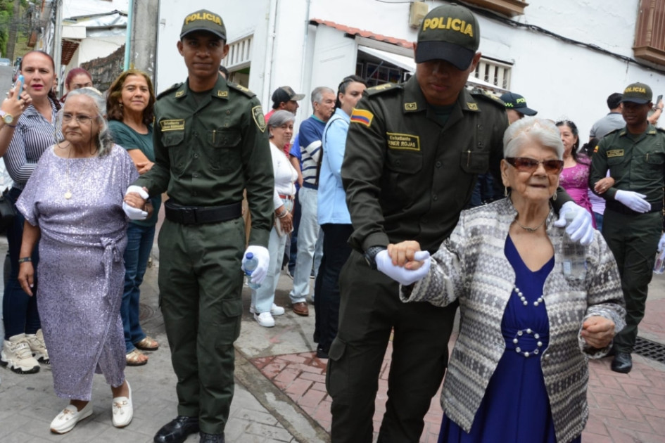 Abuelitas festejarán su fiesta de 15 años en Neira Abuelitas festejarán su fiesta de 15 años en Neira