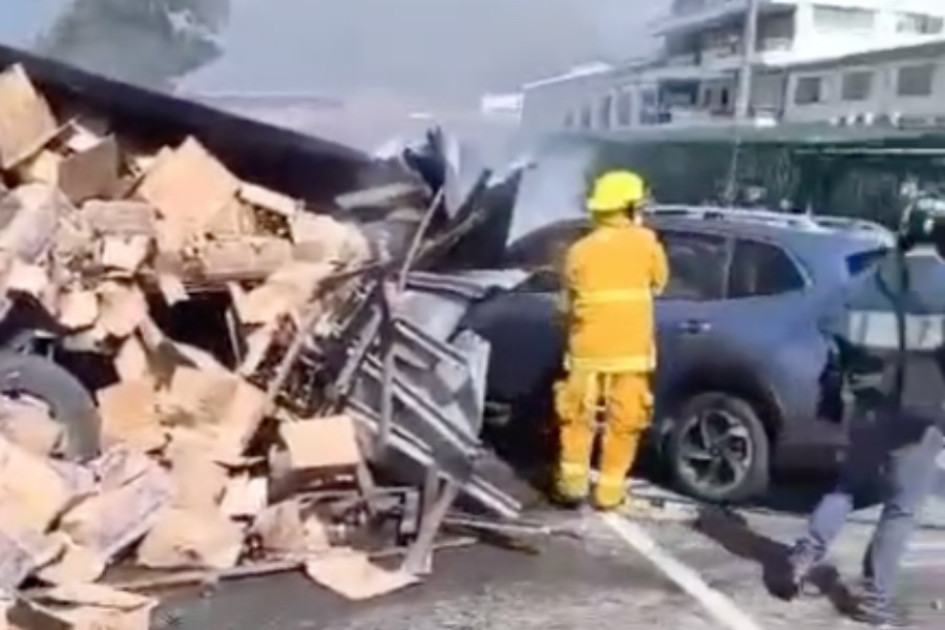 Así quedaron los vehículos tras el accidente. Así quedaron los vehículos tras el accidente.