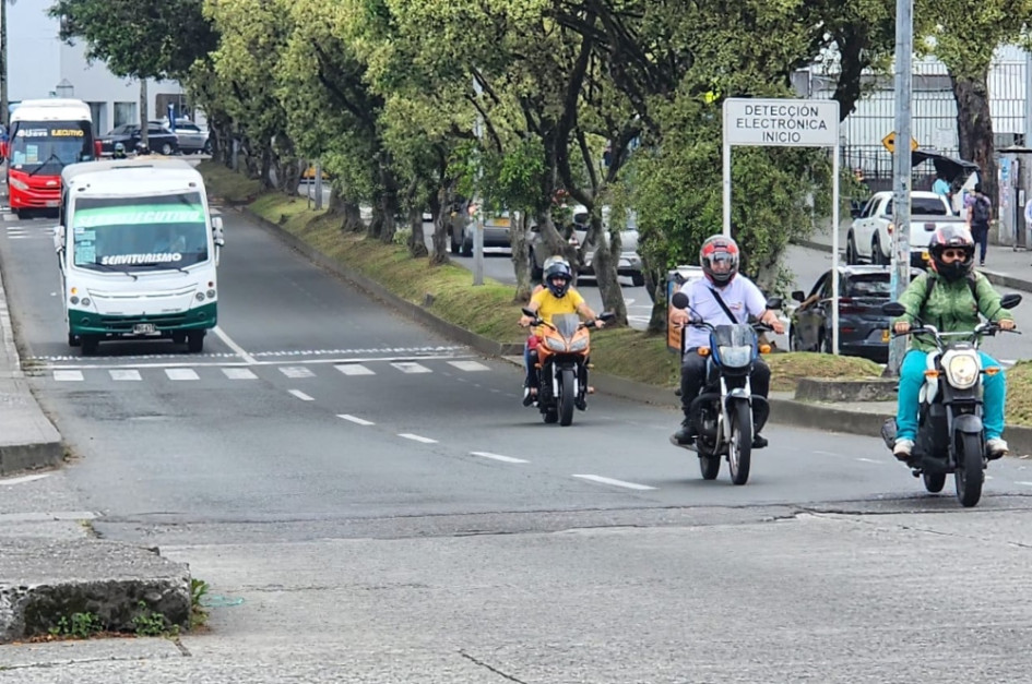La velocidad máxima permitida en la Avenida Santander es de 50 km/h. En la ruta Centro - El Cable hay aviso de cámaras de fotodetección. La velocidad máxima permitida en la Avenida Santander es de 50 km/h. En la ruta Centro - El Cable hay aviso de cámaras de fotodetección.