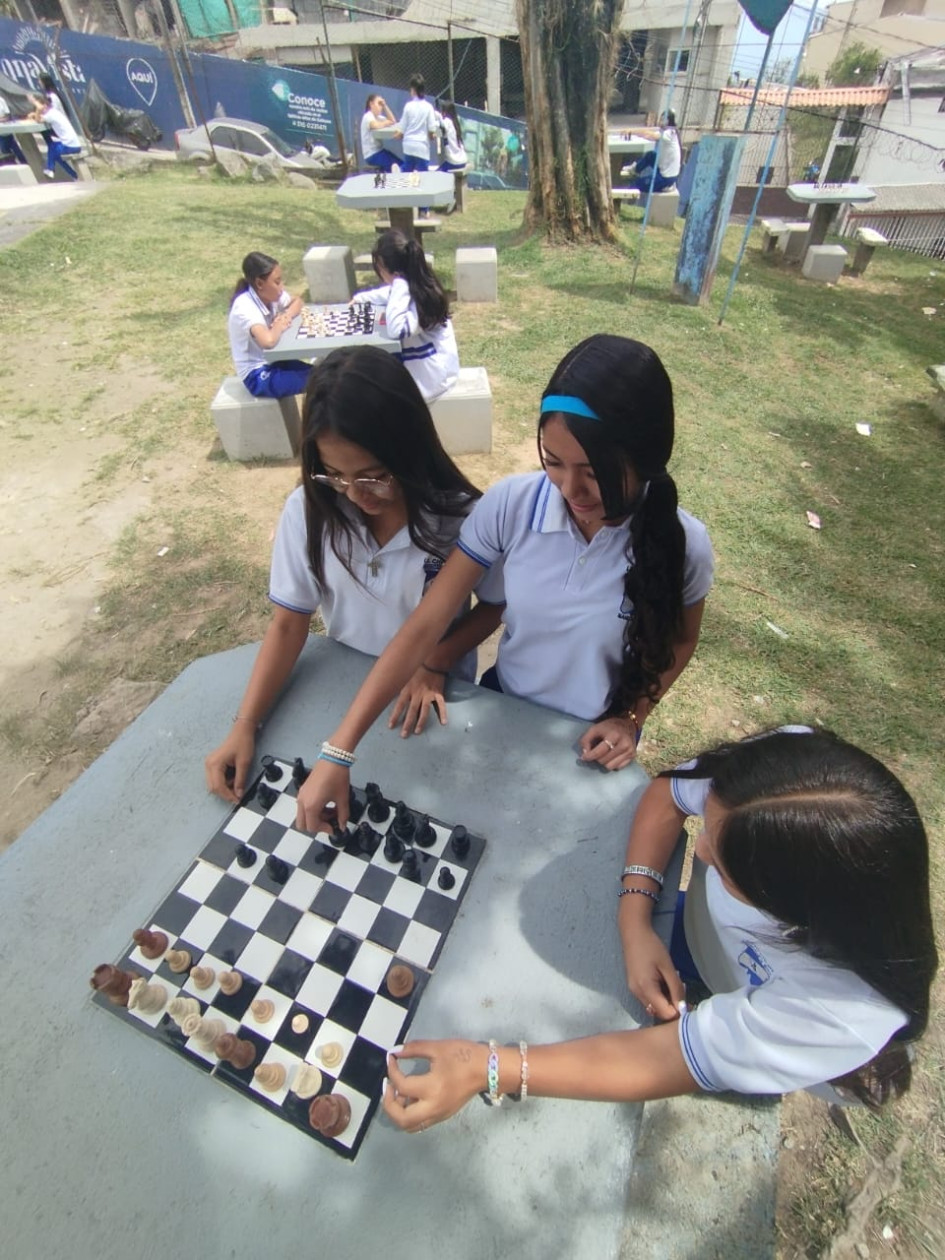 Estudiantes de Manizales vivieron una jornada deportiva. Estudiantes de Manizales vivieron una jornada deportiva.