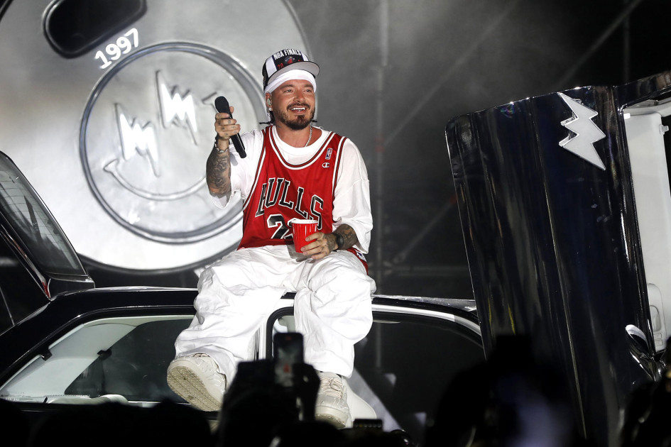 El cantante colombiano J Balvin durante la presentación de su nuevo disco "Rayo" este jueves en Medellín (Colombia). El cantante colombiano J Balvin durante la presentación de su nuevo disco "Rayo" este jueves en Medellín (Colombia).