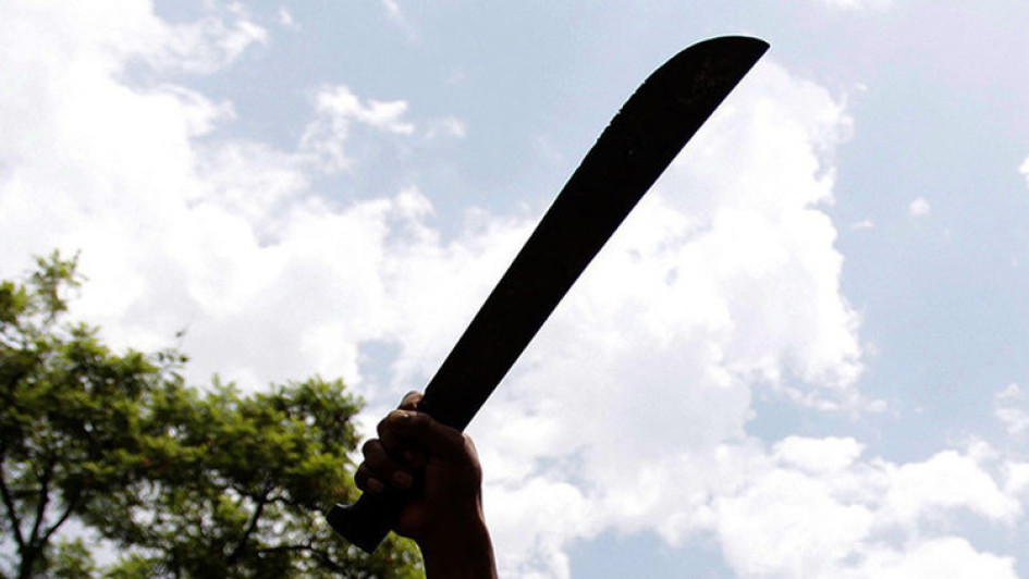 Los dos sujetos intimidaron a la mujer con un machete en Chinchiná. Los dos sujetos intimidaron a la mujer con un machete en Chinchiná.