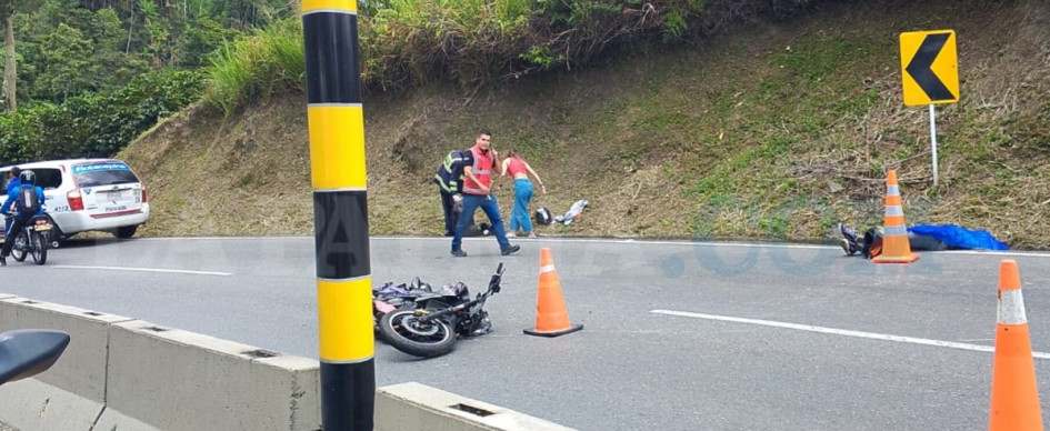 El motociclista murió cerca de San Peregrino, tras chocar en su vehículo.