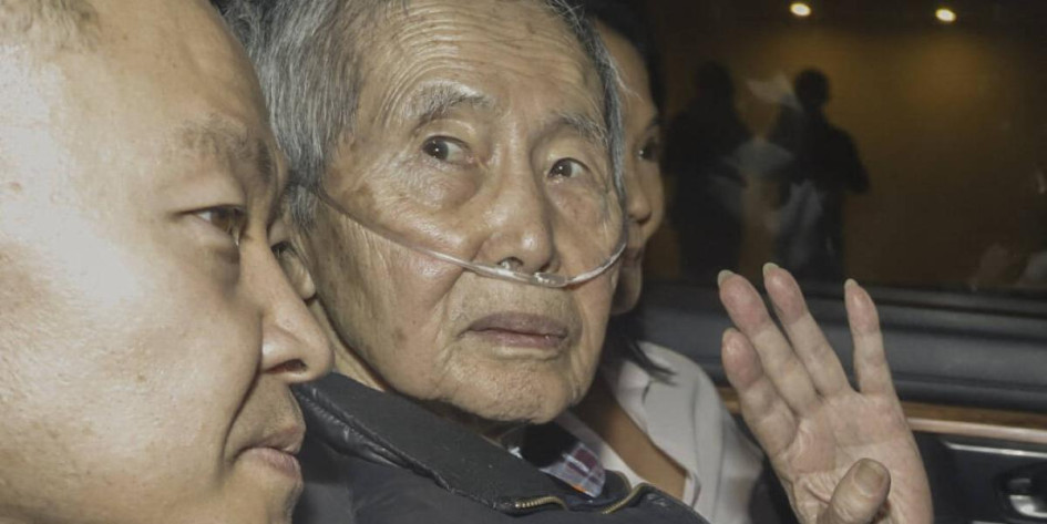 Alberto Fujimori fue presidente constitucional de la República del Perú entre 1990 y 1992 y entre 1993 y el 2000. En el lapso entre ambos períodos también fue el mandatario peruano, pero autoproclamado por un golpe de Estado. Alberto Fujimori fue presidente constitucional de la República del Perú entre 1990 y 1992 y entre 1993 y el 2000. En el lapso entre ambos períodos también fue el mandatario peruano, pero autoproclamado por un golpe de Estado.