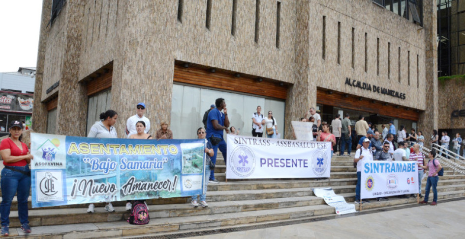 Las protestantes alzaron su voz. Rechazan la anunciada fusión entre Assbasalud y el Hospital General San Isidro.