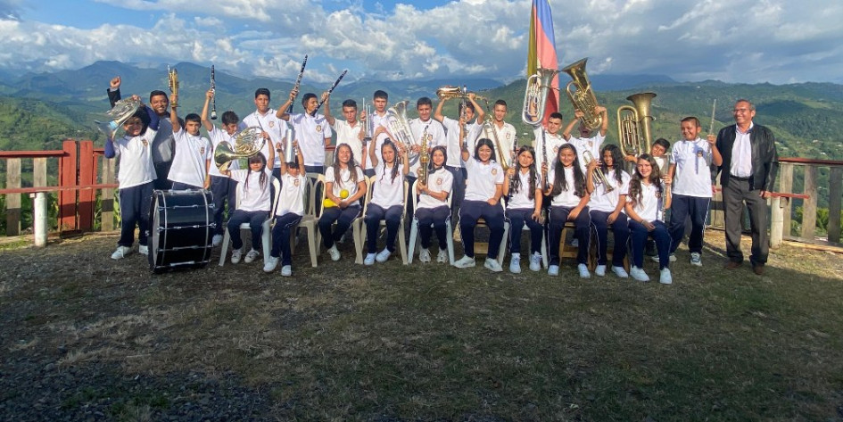 La banda del colegio de la vereda Pueblo Rico. La banda del colegio de la vereda Pueblo Rico.