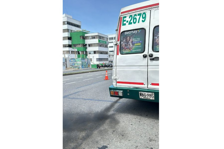 Este colectivo no pasó la prueba de Corpocaldas y la Secretaría de Tránsito este lunes en el punto de control que se realizó en la avenida Santander, Este colectivo no pasó la prueba de Corpocaldas y la Secretaría de Tránsito este lunes en el punto de control que se realizó en la avenida Santander,