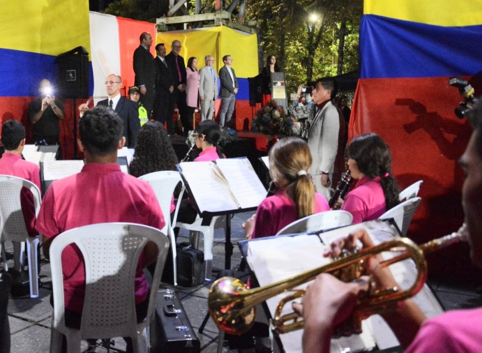 La banda sinfónica del Instituto Universitario se presentó en el acto inaugural que se realizó en Torre del Cable. La banda sinfónica del Instituto Universitario se presentó en el acto inaugural que se realizó en Torre del Cable.