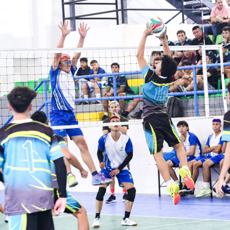 Las competencias del voleibol en las finales departamentales intercolegiadas. Se disputa en la Unidad Deportiva Palogrande. Las competencias del voleibol en las finales departamentales intercolegiadas. Se disputa en la Unidad Deportiva Palogrande.