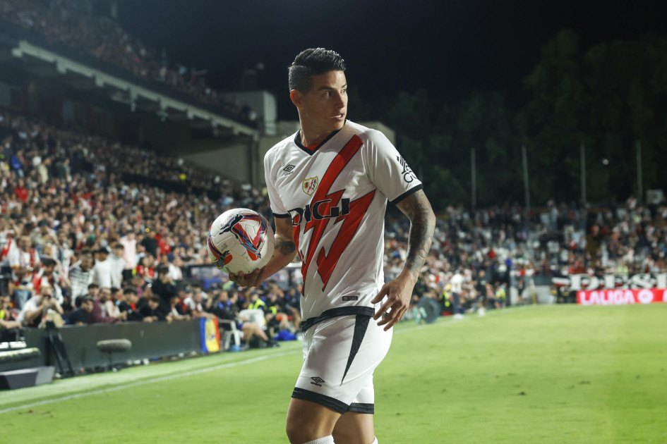 El centrocampista colombiano del Rayo Vallecano James Rodríguez durante el partido de la quinta jornada de LaLiga que Rayo Vallecano y Osasuna disputan este lunes en el estadio de Vallecas. El centrocampista colombiano del Rayo Vallecano James Rodríguez durante el partido de la quinta jornada de LaLiga que Rayo Vallecano y Osasuna disputan este lunes en el estadio de Vallecas.
