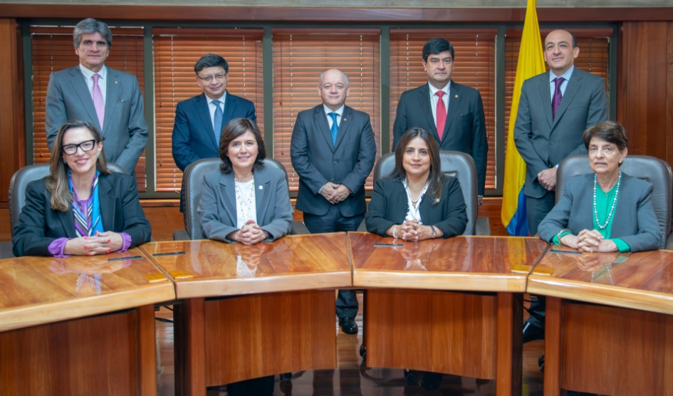 Entre los participantes del Conversatorio de la Jurisdicción Constitucional están los nueve magistrados de la Corte Constitucional (foto), un expresidente de Colombia, la presidenta de la Corte IDH, un exfiscal de la Corte Penal Internacional, académicos y jueces y magistrados nacionales e internacionales.