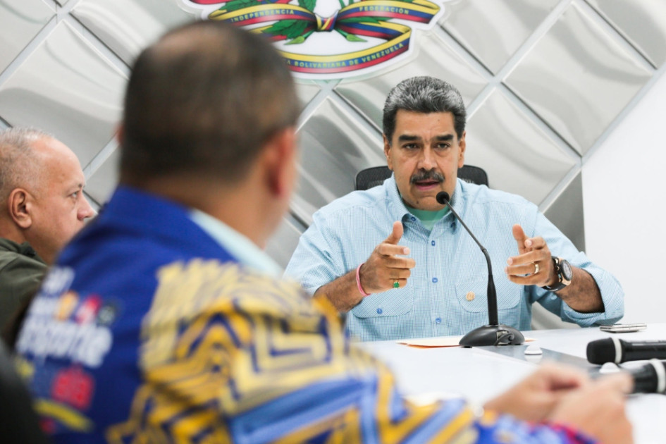 Nicolás Maduro, dijo este viernes que "una cuenta llamada Anonymous" de "la extrema derecha" ya había amenazado con un apagón nacional Nicolás Maduro, dijo este viernes que "una cuenta llamada Anonymous" de "la extrema derecha" ya había amenazado con un apagón nacional