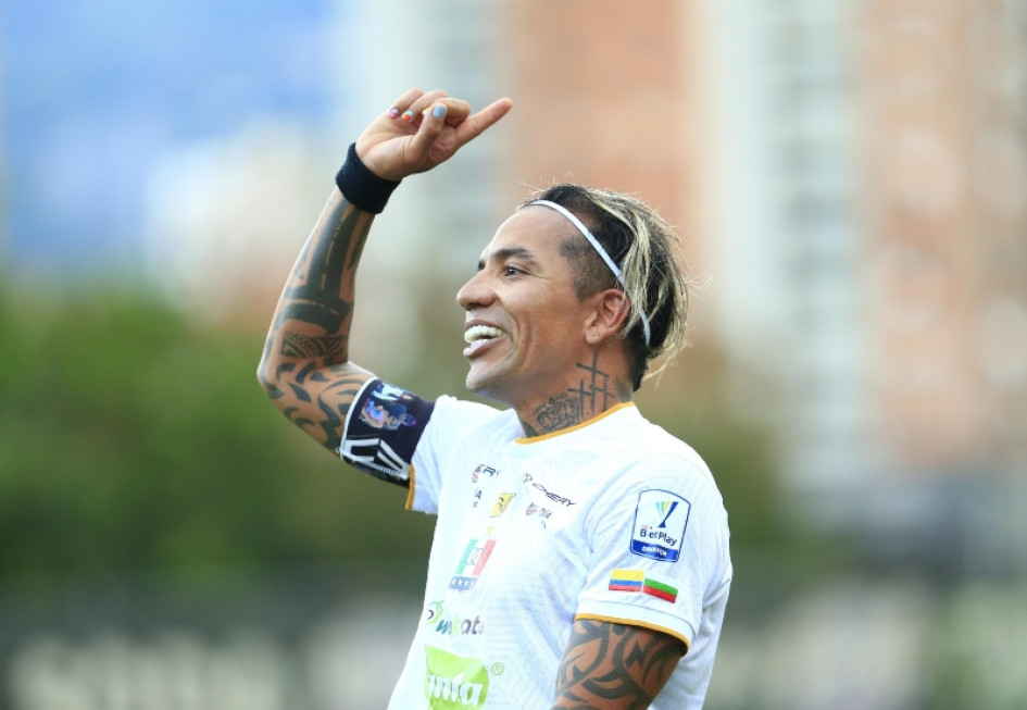 Dayro Moreno selló la victoria ante Envigado y el Once Caldas manda en la Liga. Once Caldas