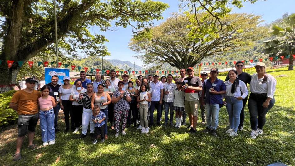 13 familias de Pueblo Nuevo (Pensilvania) son las beneficiadas. 13 familias de Pueblo Nuevo (Pensilvania) son las beneficiadas.