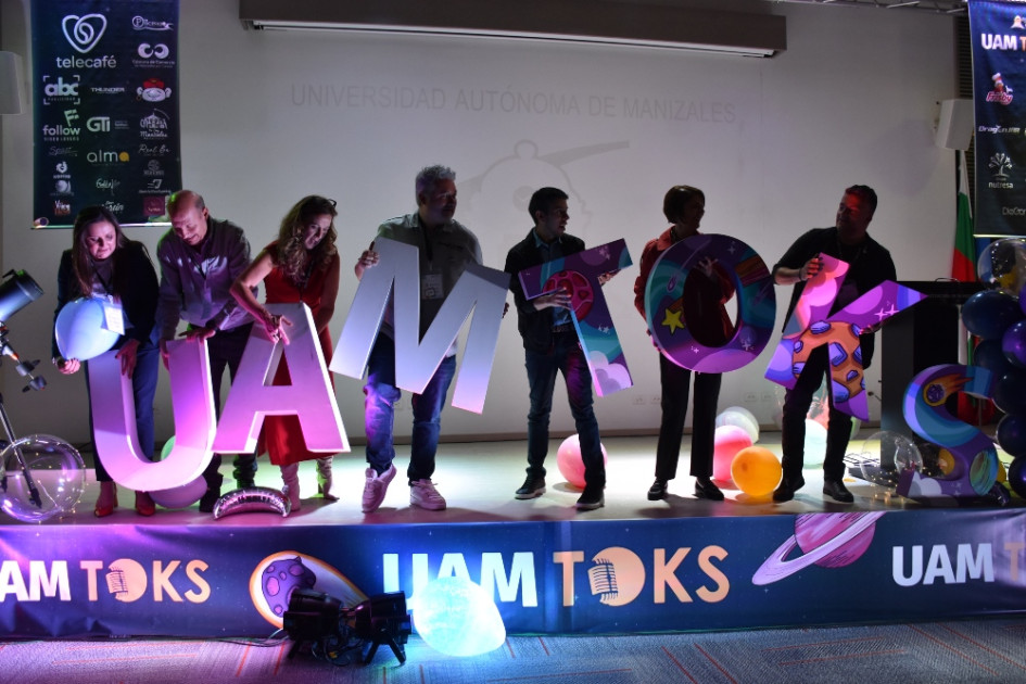 El lema del encuentro UAM Toks este miércoles (18 de septiembre), en Manizales, fue la "mentalidad exponencial". Asistieron 220 personas para escuchar a siete conferencistas expertos en negocios. Entrevistas con cinco personas destacadas en sus actividades de negocio. Si quiere emprender, lea los tips. El lema del encuentro UAM Toks este miércoles (18 de septiembre), en Manizales, fue la "mentalidad exponencial". Asistieron 220 personas para escuchar a siete conferencistas expertos en negocios. Entrevistas con cinco personas destacadas en sus actividades de negocio. Si quiere emprender, lea los tips.