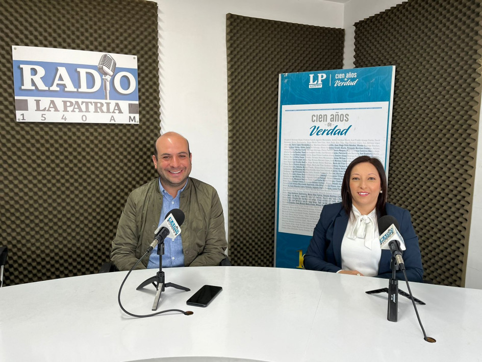 Marcela Echeverri, directora de la Alianza Francesa de Manizales y Jonathan Ballesteros, gerente de la Oficina de Internacionalización de la Alcaldía de Manizales. Marcela Echeverri, directora de la Alianza Francesa de Manizales y Jonathan Ballesteros, gerente de la Oficina de Internacionalización de la Alcaldía de Manizales.