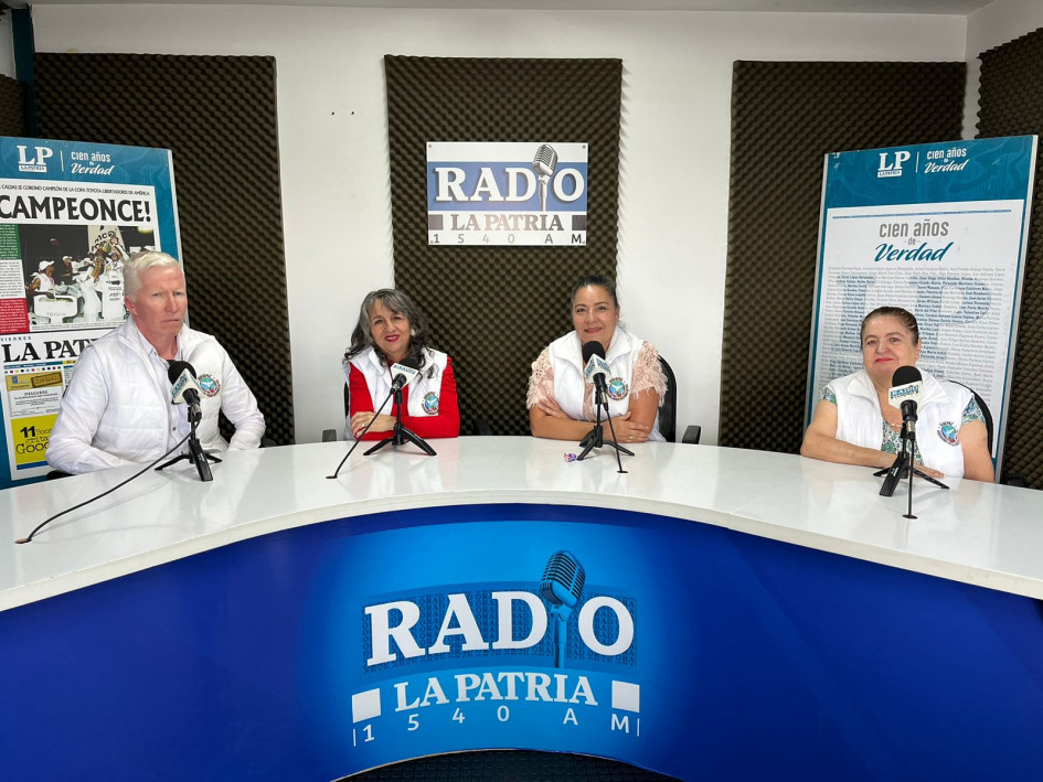 John Jairo Noreña Gutiérrez, María Cristina Salazar Hurtado, Alba Miryam García y Marta Cecilia Vallejo Gómez, integrantes de la Asociación Líderes Gestores de Paz. John Jairo Noreña Gutiérrez, María Cristina Salazar Hurtado, Alba Miryam García y Marta Cecilia Vallejo Gómez, integrantes de la Asociación Líderes Gestores de Paz.