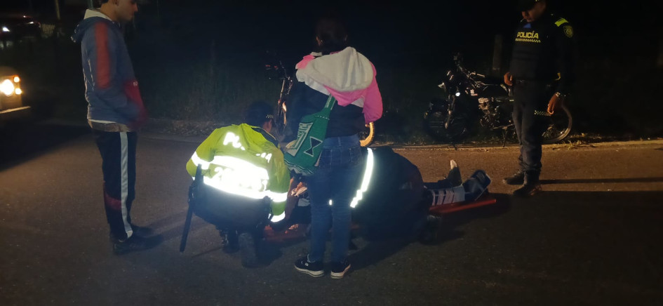 En ambos accidentes, dos motociclistas resultaron lesionados y los transportaron a hospitales. En ambos accidentes, dos motociclistas resultaron lesionados y los transportaron a hospitales.