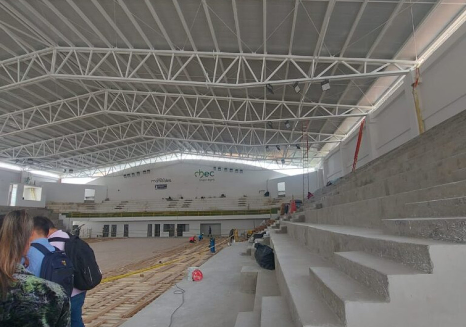 Coliseo Mayor Jorge Arango Uribe: la Corporación Cívica de Caldas indica que el cambio del techo no estaba en el proyecto que aprobó el Curador Primero de Manizales.