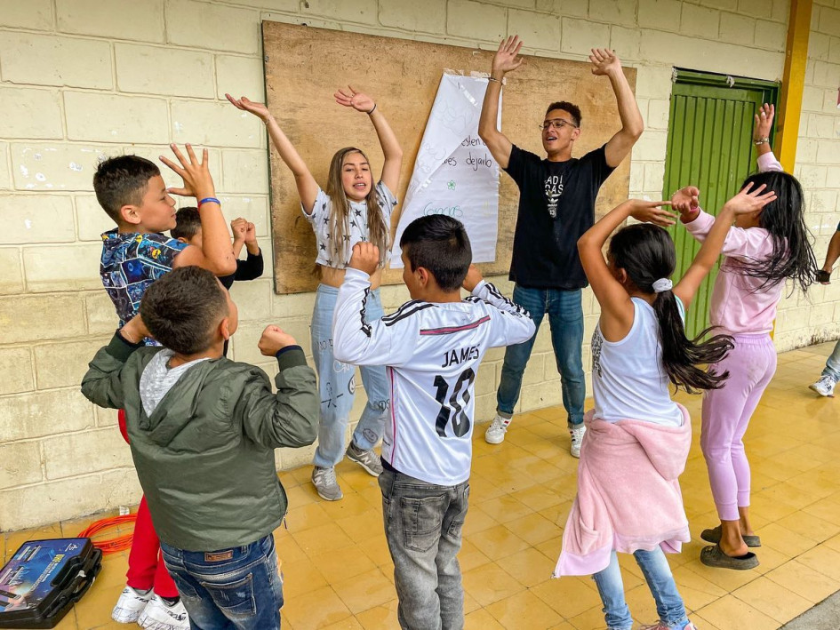 El pasado 30 de abril los consejeros celebraron el Día del Niño en el sector Alto del Guamo, de Manizales. El pasado 30 de abril los consejeros celebraron el Día del Niño en el sector Alto del Guamo, de Manizales.