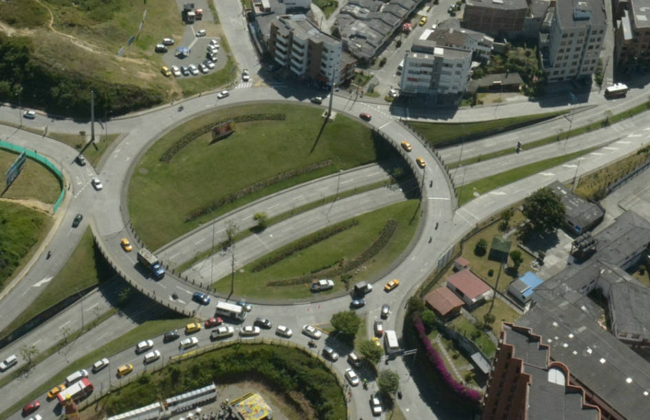 En la glorieta de San Rafael habrá cierre viernes y sábado para continuar los trabajos de asfalto en la vía. En la glorieta de San Rafael habrá cierre viernes y sábado para continuar los trabajos de asfalto en la vía.
