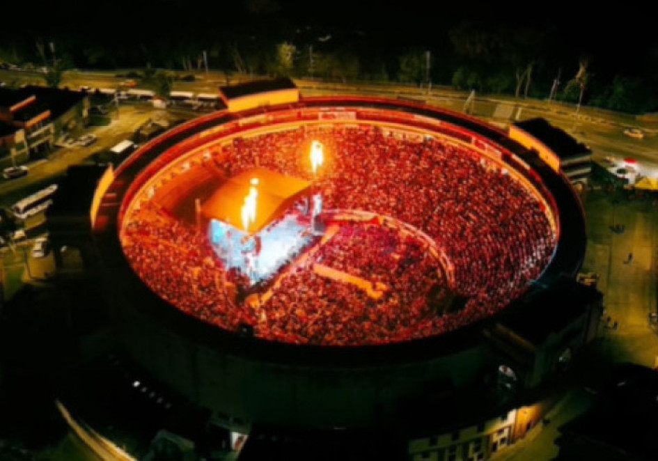Así se vio la Plaza de Toros durante el concierto del caldense Yeison Jiménez en Manizales. El concierto.