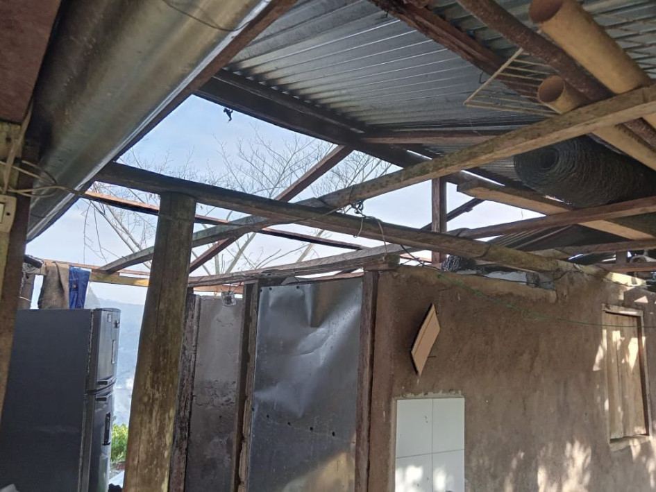 Así quedó una vivienda luego del vendaval del lunes en Samaná (Caldas). Así quedó una vivienda luego del vendaval del lunes en Samaná (Caldas).