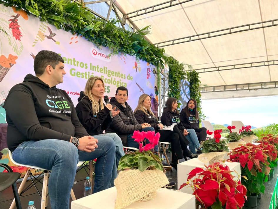 Las directivas de Veolia Colombia durante el lanzamiento de los Centros Inteligentes de Gestión Ecológica en Pasto. Las directivas de Veolia Colombia durante el lanzamiento de los Centros Inteligentes de Gestión Ecológica en Pasto.