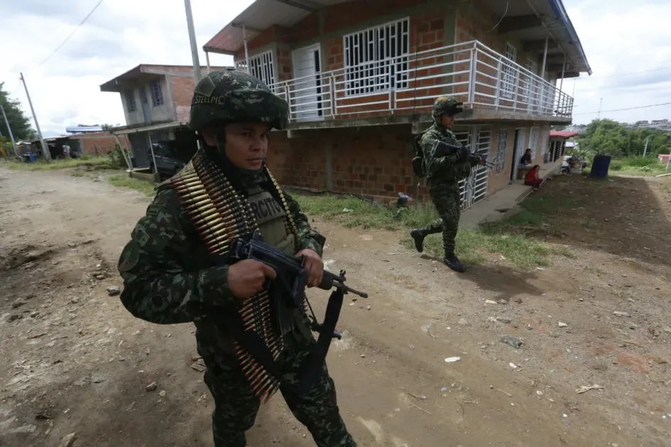 Los militares afectados sufrieron heridas leves, que no comprometieron sus extremidades. Los militares afectados sufrieron heridas leves, que no comprometieron sus extremidades.
