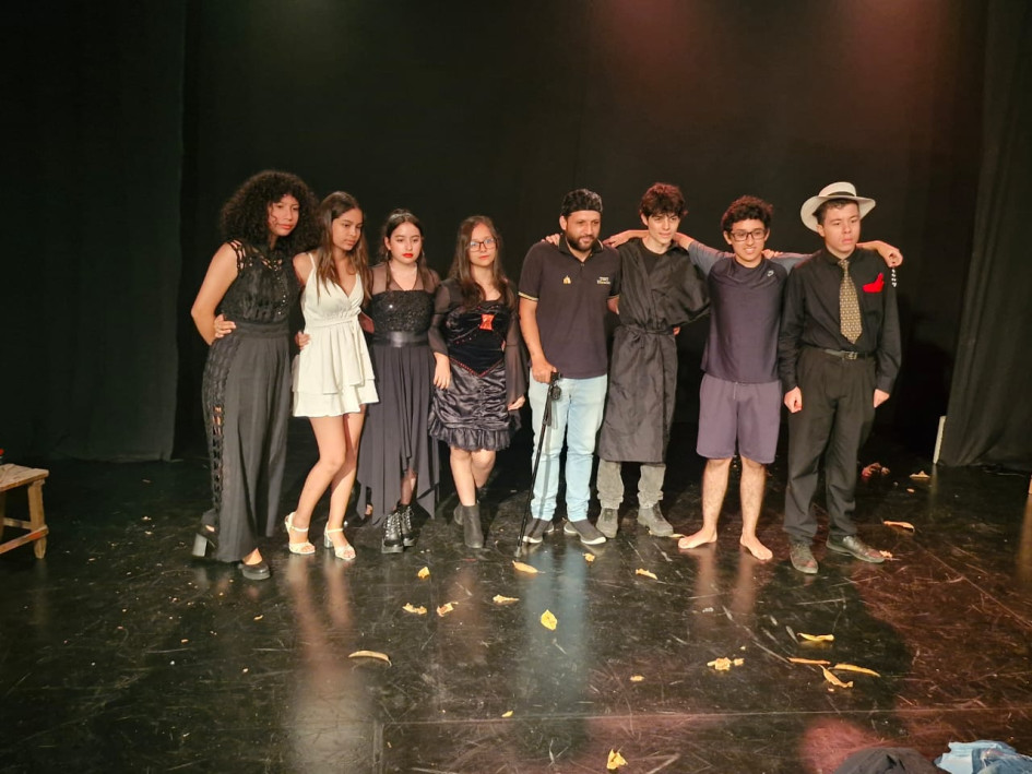 El grupo del Santa Teresita quedó de noveno en el Festival Intercolegiado de Teatro. El grupo del Santa Teresita quedó de noveno en el Festival Intercolegiado de Teatro.