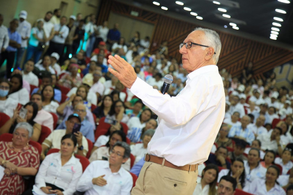 Guillermo Alfonso Jaramillo, ministro de Salud. Guillermo Alfonso Jaramillo, ministro de Salud.