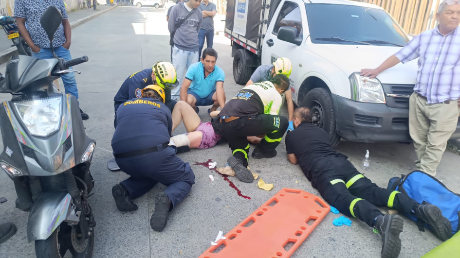 En Villamaría chocaron una moto y una volqueta. Una mujer resultó lesionada. En Villamaría chocaron una moto y una volqueta. Una mujer resultó lesionada.