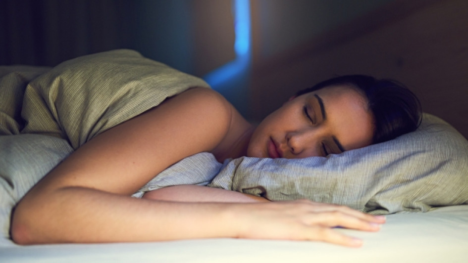 Que-significa-sonar-con-piojos Mujer durmiendo