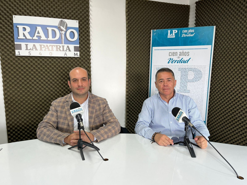 El secretario de TIC y Competitividad de Manizales, Santiago Giraldo Llano, y el gerente de la Oficina de Internacionalización de la ciudad, Jonathan Ballestero. El secretario de TIC y Competitividad de Manizales, Santiago Giraldo Llano, y el gerente de la Oficina de Internacionalización de la ciudad, Jonathan Ballestero.