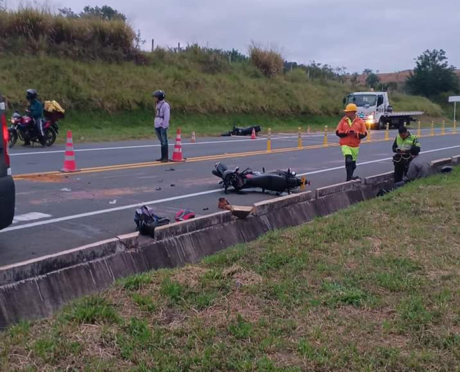 El choque entre dos motos ocurrió en la mañana de este miércoles en Risaralda (Caldas). El choque entre dos motos ocurrió en la mañana de este miércoles en Risaralda (Caldas).