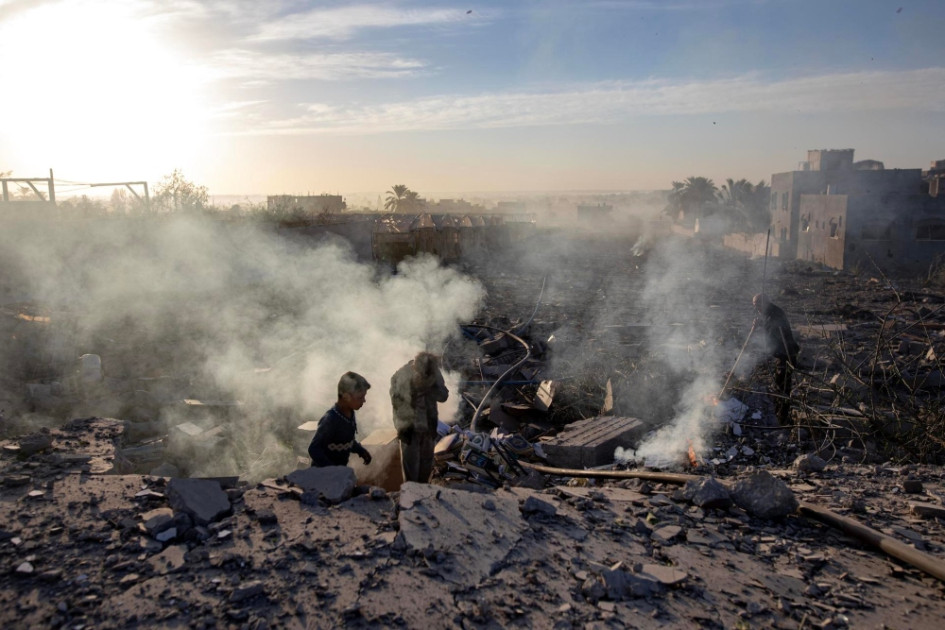 Al menos 30 personas, incluidos niños, fueron asesinados por un ataque israelí en la Franja de Gaza Al menos 30 personas, incluidos niños, fueron asesinados por un ataque israelí en la Franja de Gaza
