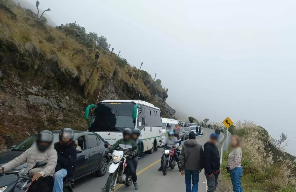 Colapso de vehículos en la vía Manizales - Murillo este fin de semana. Colapso de vehículos en la vía Manizales - Murillo este fin de semana.