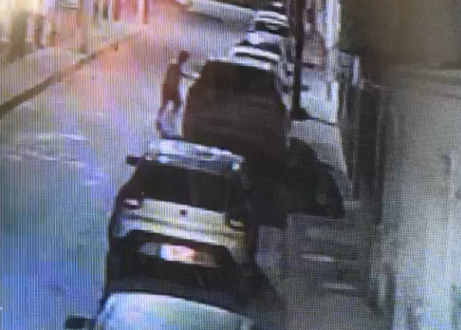 Los videos captaron el momento del acto de vandalismo. Los videos captaron el momento del acto de vandalismo.