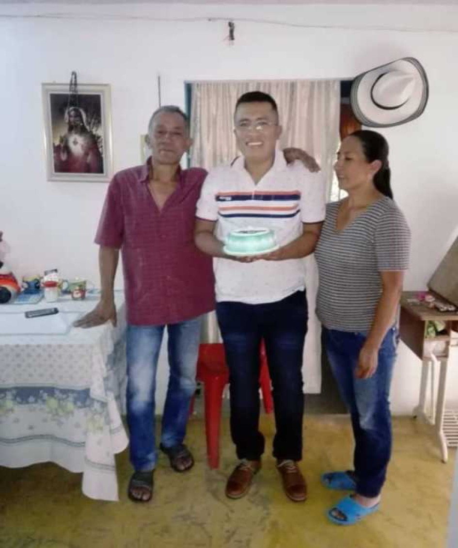 -Las víctimas, César Augusto Díaz Tapasco y sus padres, Serafín Díaz Guevara y María Gabriela Tapasco Bueno -Las víctimas, César Augusto Díaz Tapasco y sus padres, Serafín Díaz Guevara y María Gabriela Tapasco Bueno