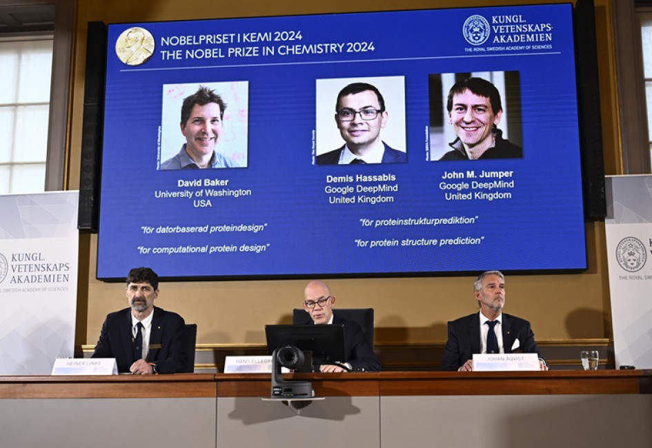 Foto | EFE | LA PATRIA David Baker, Demis Hassabis Y John M. Jumper. Foto | EFE | LA PATRIA David Baker, Demis Hassabis Y John M. Jumper.