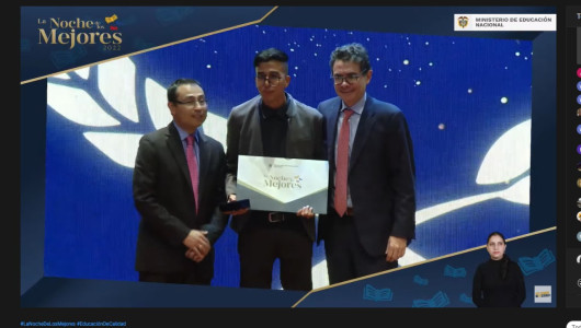 Exaltan a Santiago Carmona, egresado de la U. de Manizales, como el mejor Saber Pro