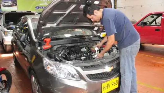 Los pros y los contras de la conversión a gas vehicular: ¿es bueno ponerle gas a un carro?