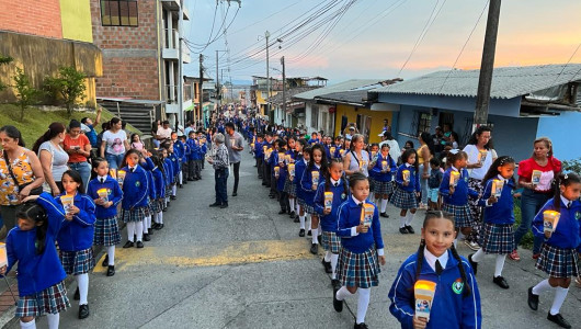 El colegio La Sagrada Familia, de Palestina (Caldas), celebra sus 85 años