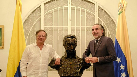 Benedetti seguirá de embajador en Venezuela