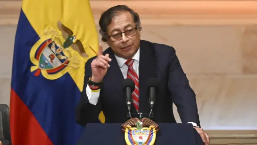 "Guerra entre la insurgencia y el Estado ha llegado a su fin": presidente Petro