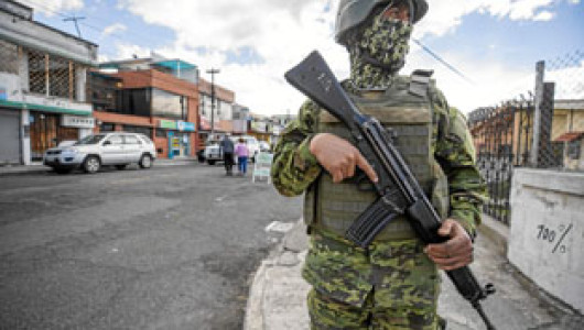 Denuncia incursión de militares ecuatorianos en Colombia
