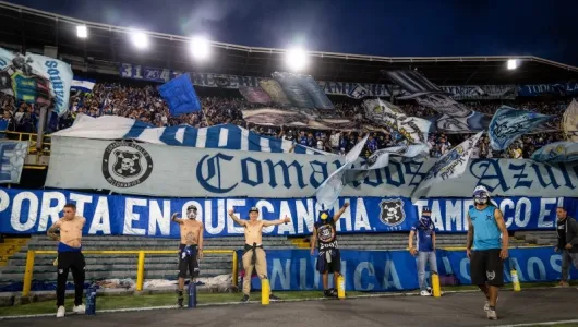 Suspenden a hinchas de Millonarios por meter un ataúd con un muerto al estadio El Campín