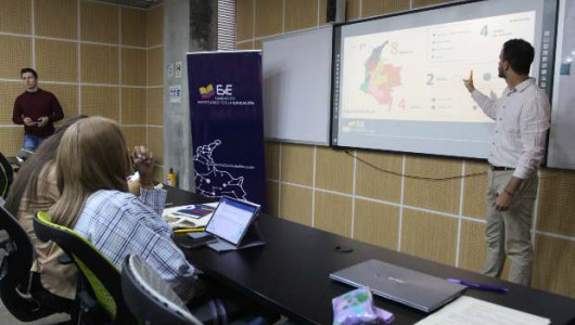 Presentan encuesta nacional en Manizales: 98% valora la educación, 78% la considera útil